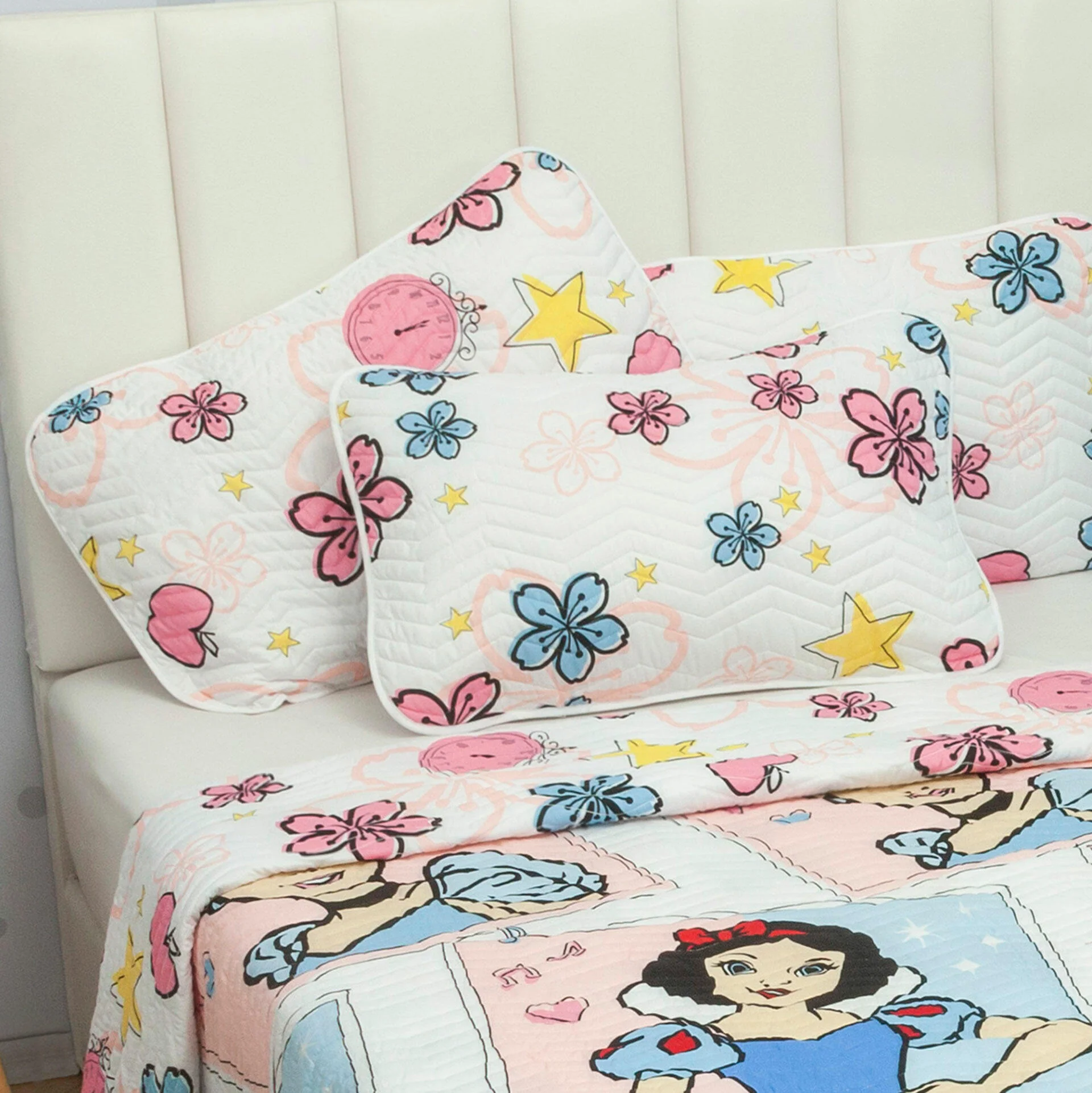 Cubrelecho Español Infantil Rosado y Blanco para Cama Sencillo 100 X 190 Cm Doble Faz de Princesas